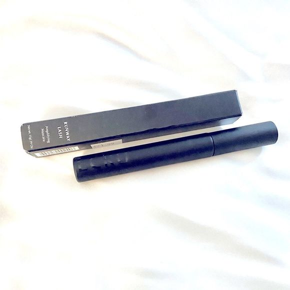 Other - Ecru New York Runway Lash Amplifying Mascara BNIB
